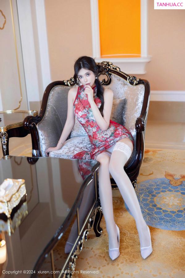 綺裡嘉 绮里嘉 [XiuRen]高清写真图 2024.11.29 No.9529 绮里嘉ula 丝袜美腿第8张图片